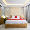 Отель RedDoorz Plus near Tan Son Nhat Airport 2, фото 12