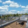 Отель Rooftop Patio with Waterview, Private Garden & Grill 3BR 3BA, фото 17