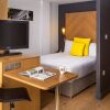 Отель Roomzzz Leeds City West, фото 16