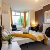 Отель Captivating 5-bed House in Horwich Bolton в Болтоне