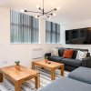 Отель Host Apartments Contemporary and Spacious Two-bedroom Apartment в Ливерпуле
