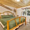 Отель Cove Lakefront Chalet #2098, фото 4