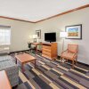 Отель La Quinta Inn & Suites Oklahoma City-Moore, фото 1