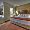 Отель Crossroads Inn & Suites, фото 4