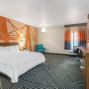 Отель La Quinta Inn & Suites By Wyndham Waco Downtown - Baylor, фото 2