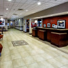 Отель Hampton Inn & Suites Staten Island, фото 2