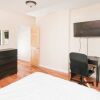 Отель Upscale Newly Renovated 2 BR on Midtown East, фото 5