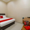 Отель RedDoorz Plus near Dharmawangsa, фото 5