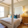 Отель The Aston - Superbly Equipped 4 Bedroom Townhouse, фото 6