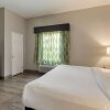 Отель La Quinta Inn & Suites by Wyndham Visalia/Sequoia Gateway, фото 4