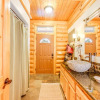 Отель Shaver Lake Mountain Cabin w/ Hot Tub & Gas Grill!, фото 1