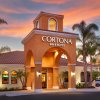 Отель Cortona Inn & Suites Anaheim Resort в Анахайм