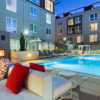 Отель Global Luxury Suites in the Heart of Silicon Valley, фото 16