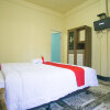 Отель RedDoorz Plus near Kuta Beach Lombok, фото 25