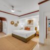 Отель Grand Historic Residence Walk to Beach Heated Pool Outdoor Kitchen Hibiscus Key Residences, фото 4