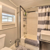 Отель Cozy Wooded Retreat: 2 Mi to Dtwn Brevard!, фото 11