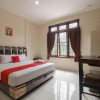 Отель RedDoorz near RS Adam Malik Medan 2, фото 4