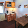 Отель Lazy R Cottages: 7b 1 Bedroom Cottage, фото 4