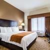 Отель Comfort Inn & Suites Lawrence - University Area, фото 40