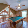 Отель Bear Hugs 1 Bedroom Mountain View Home with Hot Tub, фото 7