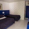 Отель Blue & White Hotel, фото 2