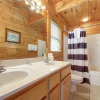 Отель Bear Creek Lodge Covered Bridge - Five Bedroom Cabin, фото 8
