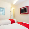 Отель RedDoorz near Hawaii Water Park, фото 23