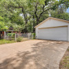Отель River Oaks Home ~ 4 Mi to Fort Worth Stockyards!, фото 1