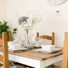Отель Luxury Two Bed Apartment With Parking - Wolverhampton, фото 14