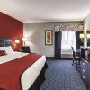 Отель La Quinta Inn & Suites by Wyndham Dallas - Hutchins, фото 35