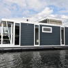 Отель Cosy floating boatlodge, 