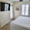 Отель 3b/2b w/ Pool & Tennis Court, Sleeps 6, фото 25