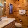 Отель Zen Bear Retreat - One Bedroom Cabin, фото 6