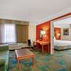Отель La Quinta Inn & Suites by Wyndham Winston-Salem в Уинстон-Салеме
