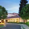 Отель Courtyard by Marriott Bakersfield, фото 21