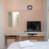 Отель Nice And Minimalist Studio At Apartment Woodland Park Residence, фото 15