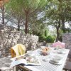 Отель Neat Holiday Home With AC, 3 km. From the Center of Gordes, фото 6