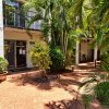 Отель Coconut Grove Holiday Apartments в Коконат гроув