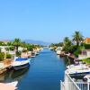 Отель Holiday Home Requesens canal, фото 17