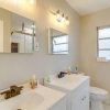 Отель Updated Clearwater Vacation Rental in Central Spot, фото 8