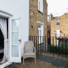Отель Fabulous 4 Bed House With Garden in Fulham, фото 19