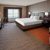 Отель Holiday Inn Express and Suites Columbus Edinburgh, an IHG Hotel, фото 5