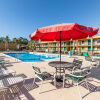 Отель Comfort Suites At WestGate Mall, фото 27