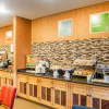 Отель Comfort Suites, фото 10