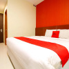 Отель RedDoorz Premium near Nipah Mall, фото 3