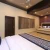 Отель OYO 10290 Hotel Yashogopal Resortico, фото 20