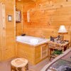 Отель Papa Bear Lodge 565 - Five Bedroom Cabin, фото 2