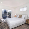Отель Brand NEW Luxury 3bdr Townhome In Silver Lake, фото 21