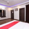 Отель Jp International by OYO Rooms, фото 2