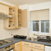 Отель Lovely 2-bed Apartment in West Bromwich, фото 6